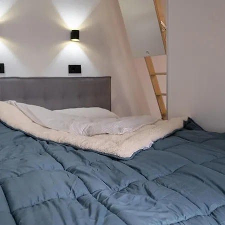 Kraljicini Konaci *
