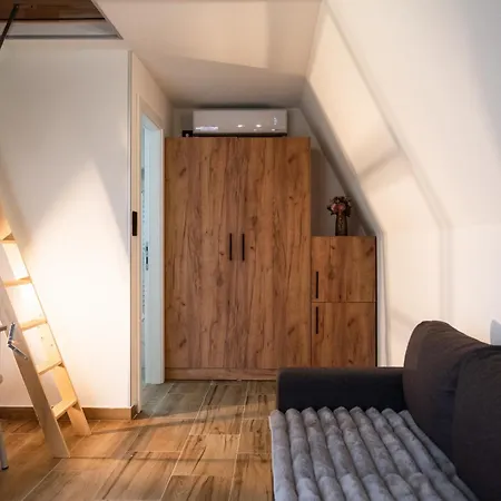 Kraljicini Konaci Camping